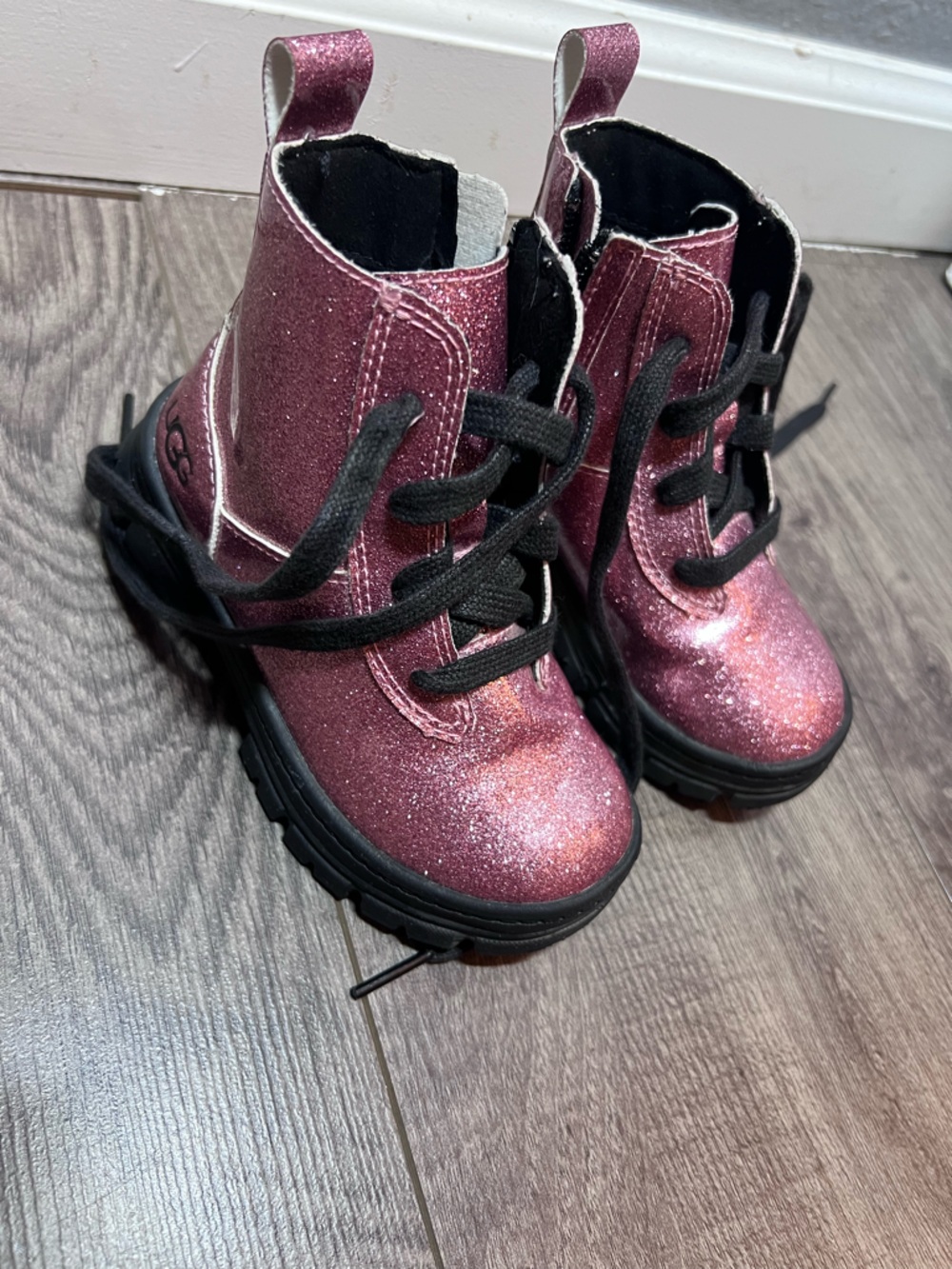 TODDLER GIRLS PINK UGG ASHTON LACE UP GLITTER COMBAT BOOTS sz 9